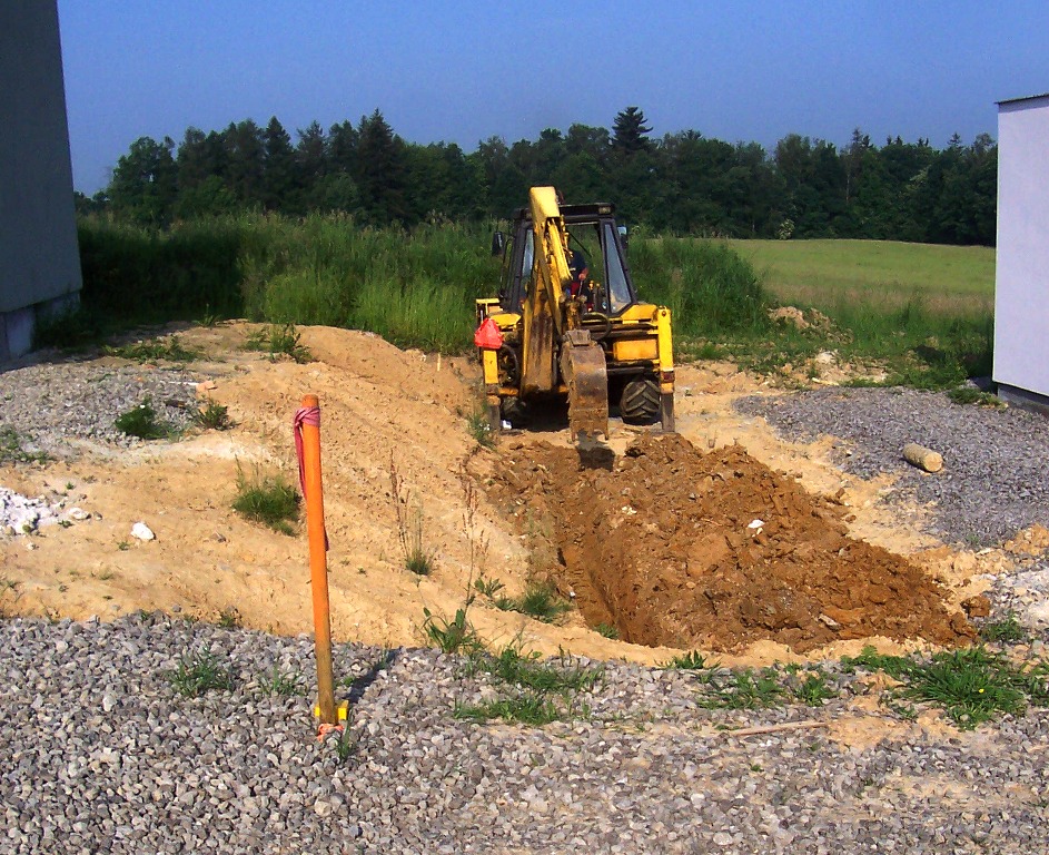 Odvodnění horního svahu-drenáž.jpg